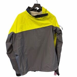 NRS MEN’S SIZE LARGE PERFORMANCE OUTDOOR WATERPROOF JACKET